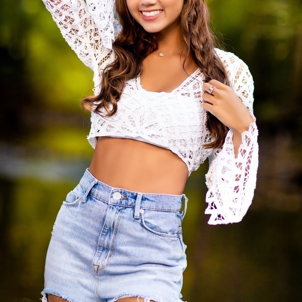 Tobi white lace crop top- size XS/S - Picture 3 of 6